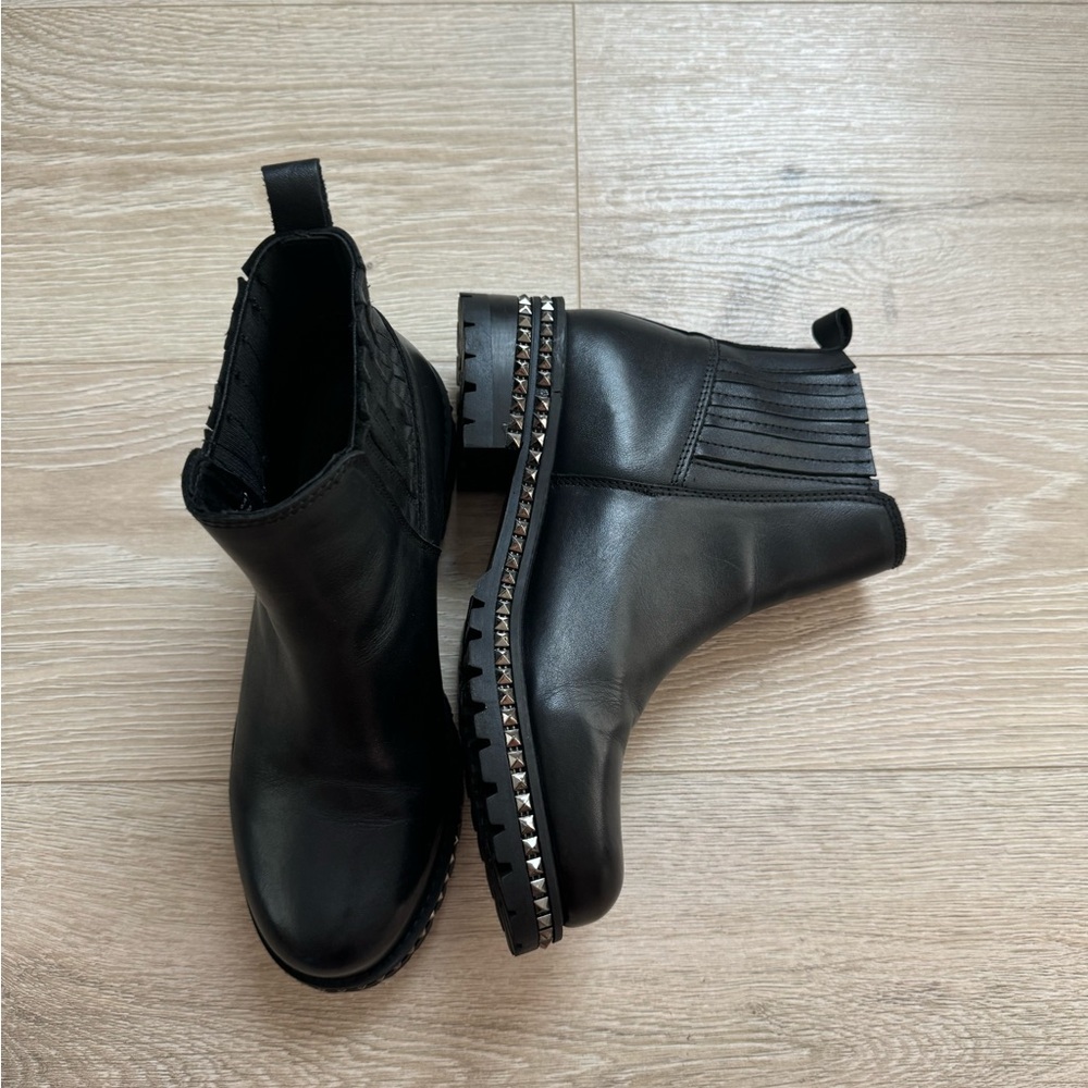 Booties - Picture 5 of 7